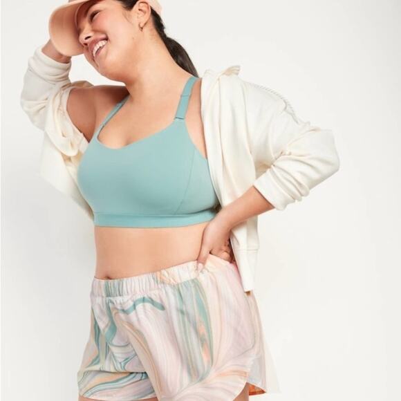 Old Navy swirl pop Mid-Rise StretchTech Dolphin-Hem Run Shorts - Picture 6 of 14